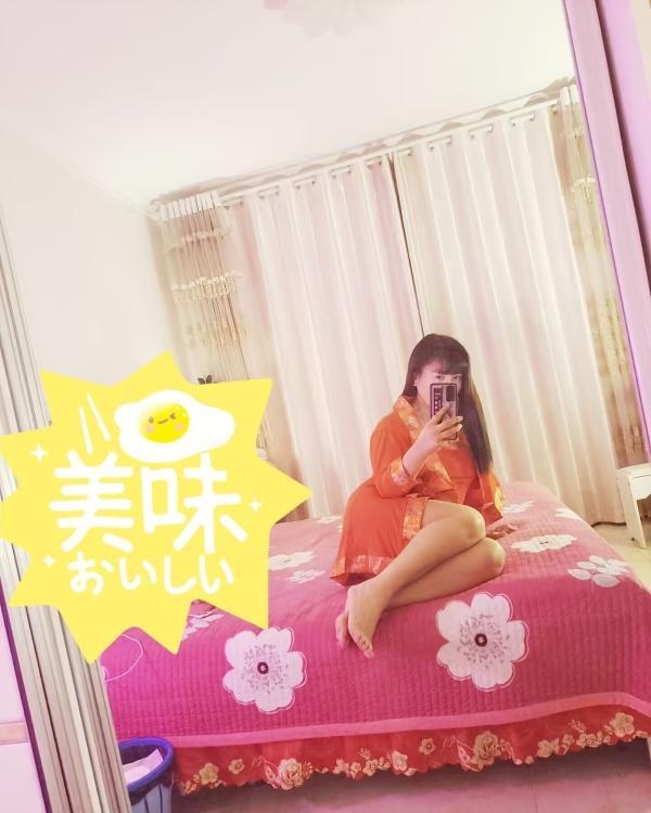 表面温柔实际骚浪贱