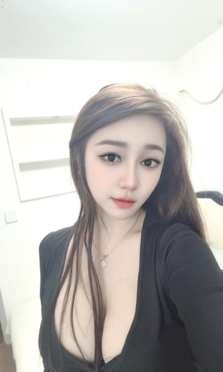 一线天美艳少妇