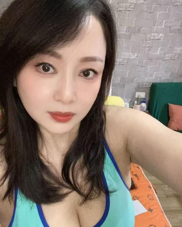 熟女气质御姐莨子