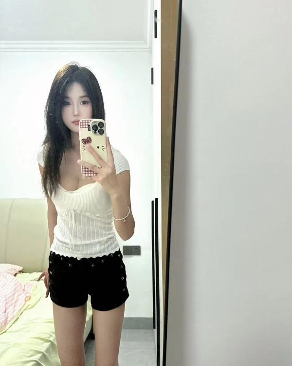 西湖区身材哇塞嫩妹