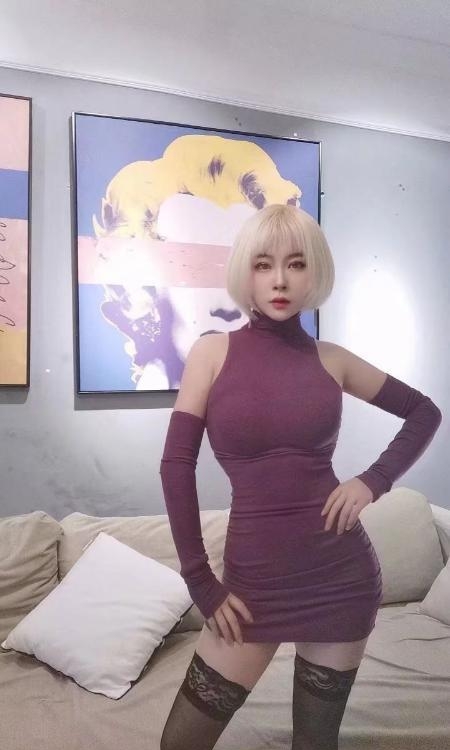 风骚型短发妹子